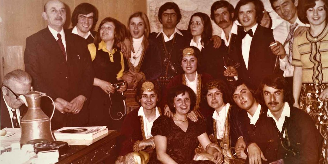 ΚΑΦΕ ΡΩΜΑΝΙΑ: Μια ιστορική φωτογραφία 48 χρόνων ….!- Κυριακή 14 Ιανουαρίου του 1973- Του Παναγιώτη Μωυσιάδη