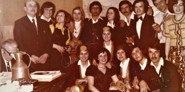 ΚΑΦΕ ΡΩΜΑΝΙΑ: Μια ιστορική φωτογραφία 48 χρόνων ….!- Κυριακή 14 Ιανουαρίου του 1973- Του Παναγιώτη Μωυσιάδη