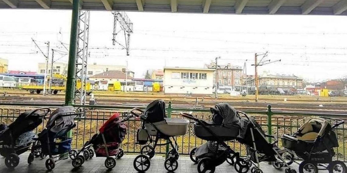 Slava Zhinkam Ukrainy!*  -Της Χριστιάννας Λούπα