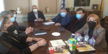 Στο δημαρχείο Εορδαίας ο Γ.Γ. του ΚΚΕ Δημήτρης Κουτσούμπας – Συνάντηση με τον δήμαρχο Π. Πλακεντά