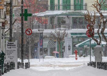 Μαγική Κοζάνη στα “λευκά” μέσα από το φακό του Αργύρη Καραμούζα