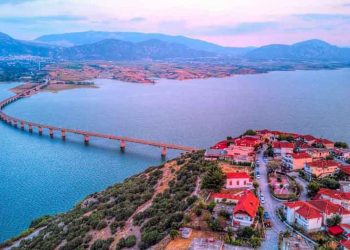 Νεράιδα: Το πανέμορφο παραλίμνιο χωριό της Κοζάνης