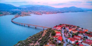 Νεράιδα: Το πανέμορφο παραλίμνιο χωριό της Κοζάνης