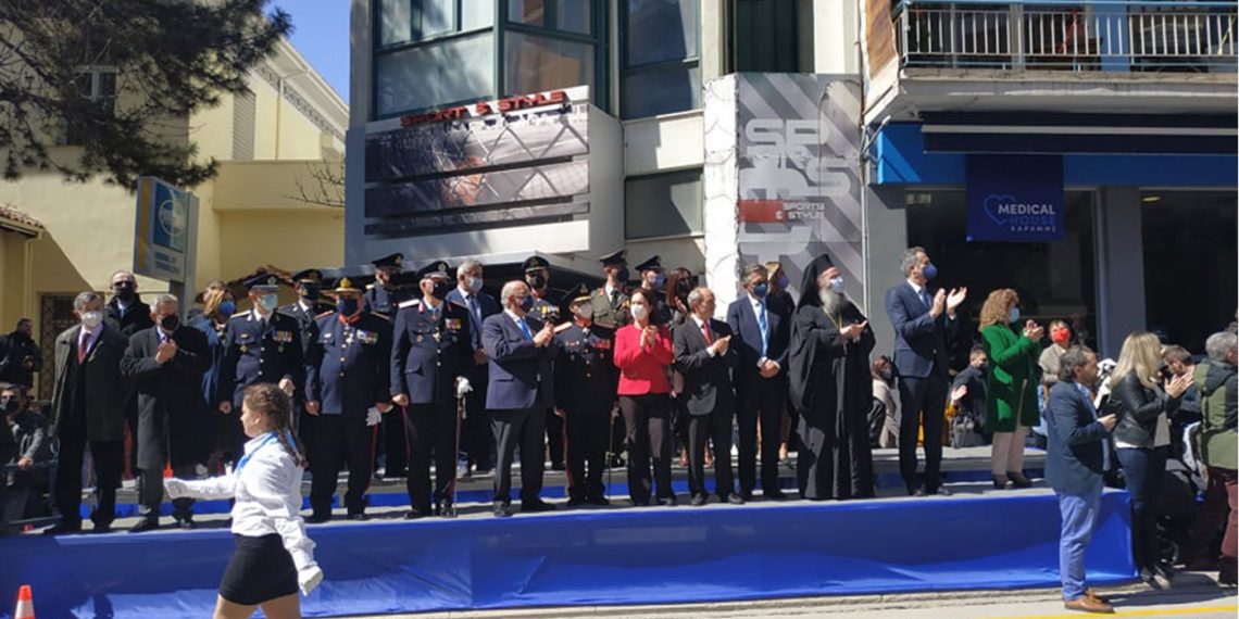 Στιγμές από την μαθητική και στρατιωτική  παρέλαση στην Κοζάνη (φώτο-βίντεο)