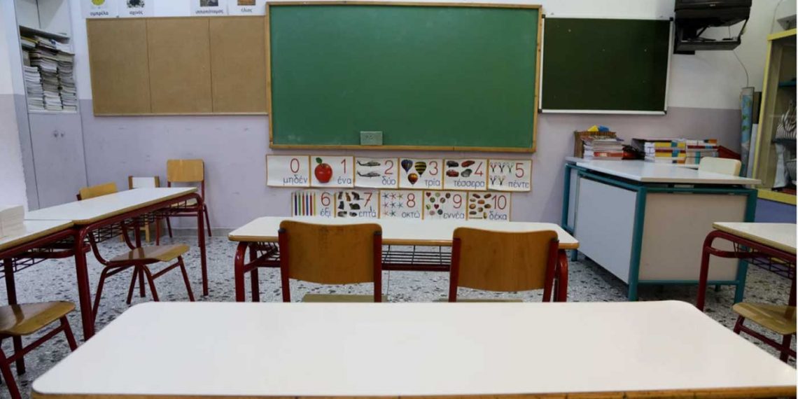 Τέλος ο «μαυροπίνακας», 148 εκατ. ευρώ για διαδραστικούς πίνακες στα σχολεία -Κεραμέως: «Η Παιδεία αλλάζει»