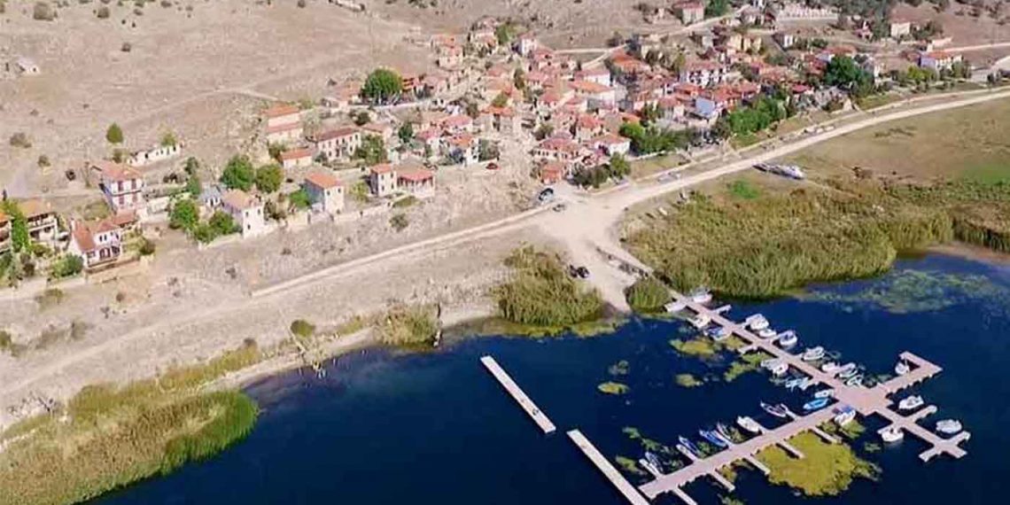 Ψαράδες Πρεσπών: Το μοναδικό ελληνικό χωριό στις όχθες της Μεγάλης Πρέσπας με τις τιμές – όνειρο