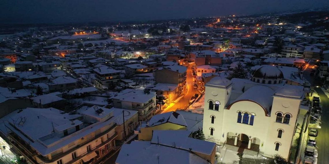 Όμορφες εικόνες από τα χιονισμένα Σέρβια τη νύχτα (φωτογραφίες)