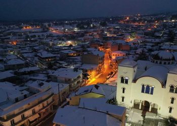 Όμορφες εικόνες από τα χιονισμένα Σέρβια τη νύχτα (φωτογραφίες)