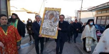 Σιάτιστα: Η Ενορία του Αγίου Νικολάου υποδέχτηκε την Εικόνα της Παναγίας Μικροκάστρου