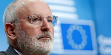 Φρανς Τίμερμανς: Ο λιγνίτης μπορεί να επιστρέψει υπό προϋποθέσεις στο ευρωπαϊκό ενεργειακό ισοζύγιο για να μειωθεί η εξάρτηση από το ρωσικό αέριο