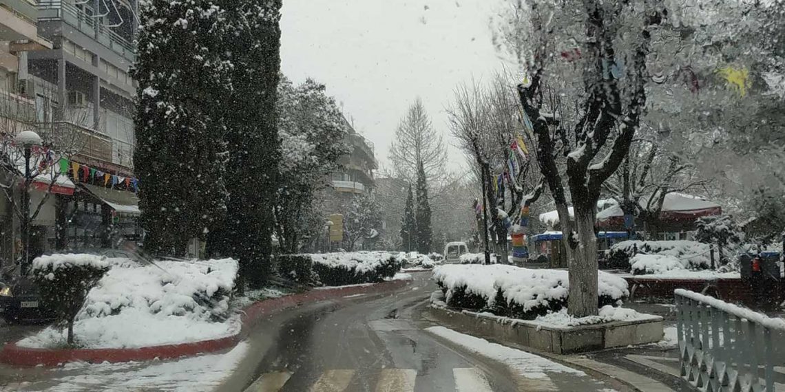 Ντυμένη στα λευκά η Πτολεμαΐδα (φώτο- βίντεο)