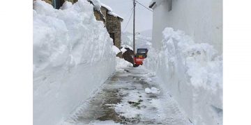 Στο 1 μέτρο έφτασε το ύψος του χιονιού σε χωριά του Βοΐου (φωτογραφίες)
