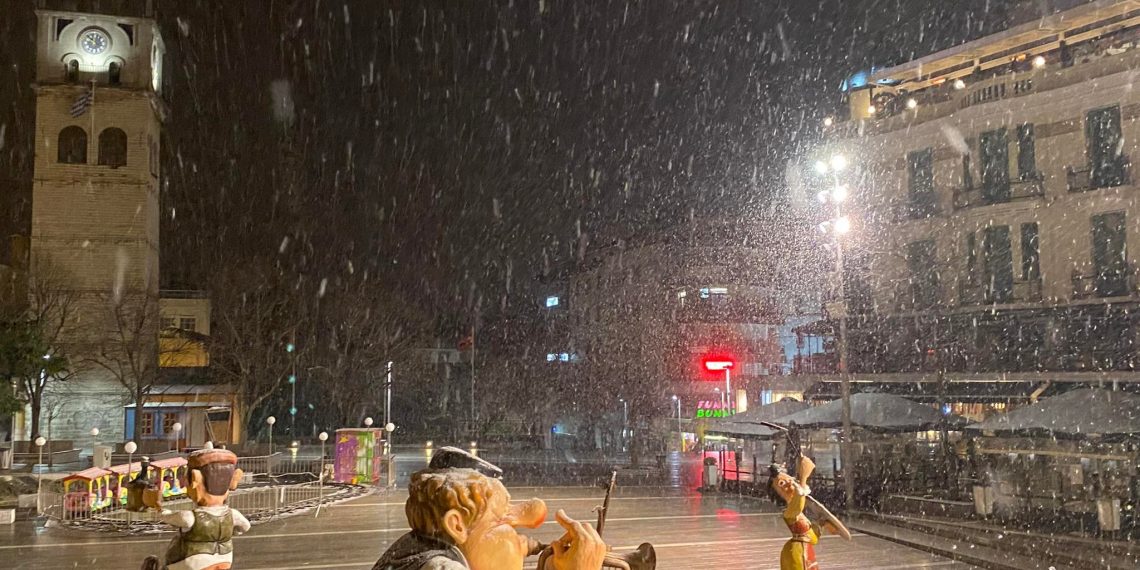 Ξεκίνησε η χιονόπτωση στην Κοζάνη- VIDEO