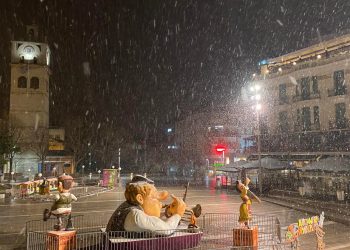 Ξεκίνησε η χιονόπτωση στην Κοζάνη- VIDEO
