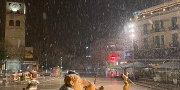 Ξεκίνησε η χιονόπτωση στην Κοζάνη- VIDEO