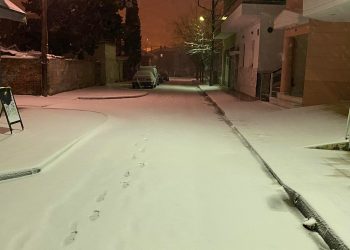 Η Αποκριάτικη Κοζάνη ντύθηκε στα λευκά- VIDEO