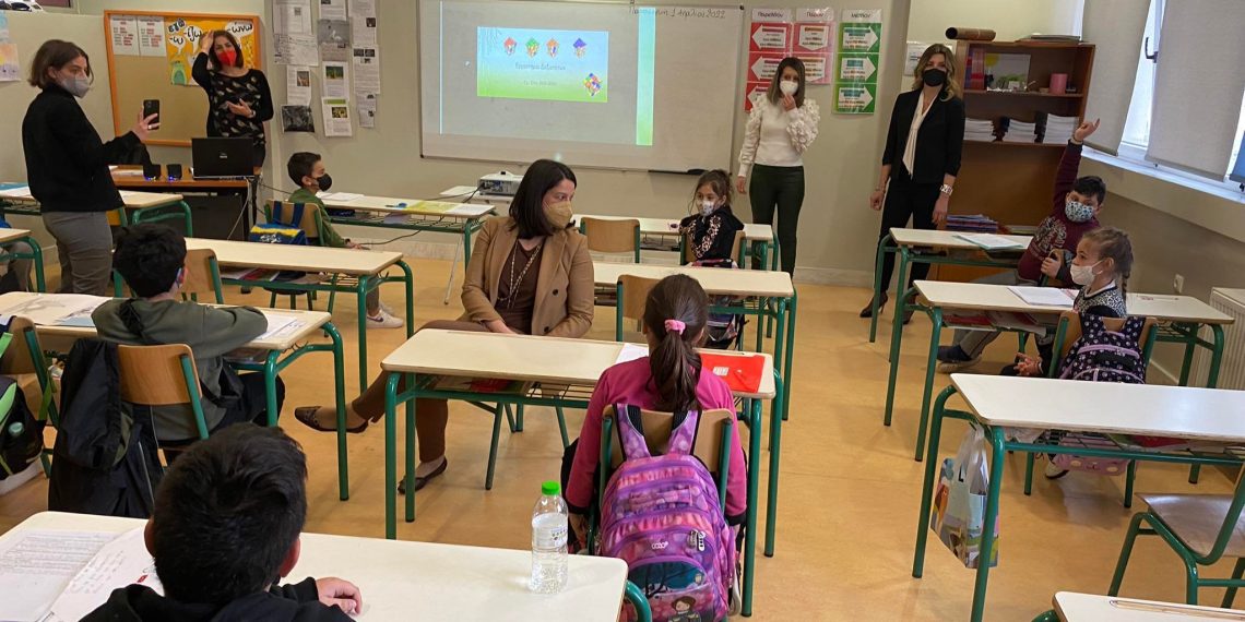 Στο βιοκλιματικό σχολείο Κοζάνης η Νίκη Κεραμέως – Συνομίλησε με μαθητές