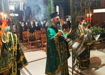 Με δεκάδες ΦΟΙΝΙΚΕΣ στολίστηκε σήμερα Κυριακή των Βαΐων ο Ιερός Ναός Αγίας Σκέπης Πτολεμαΐδας! ( ρεπορτάζ της Κούλας Πουλασιχίδου)