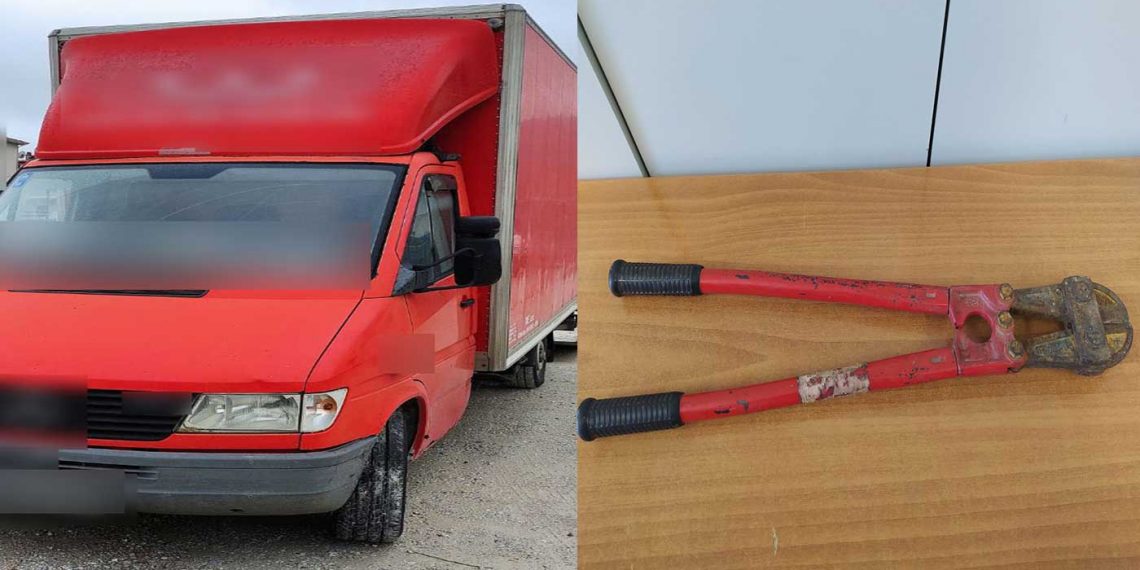 Φλώρινα: Είχαν φορτώσει στο φορτηγό κλεμμένα έπιπλα από εταιρεία αλλά συνελήφθησαν άμεσα από την αστυνομία