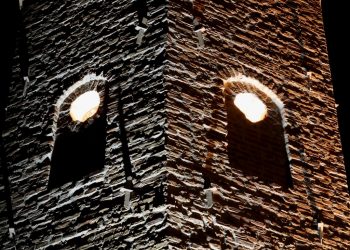 Γρεβενά: Με περισσότερο φως το ιστορικό Ρολόι και με την παραδοσιακή του καμπάνα να ξαναχτυπά