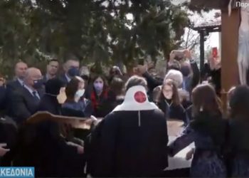 Η αποκαθήλωση του εσταυρωμένου στο Δρυόβουνο Σιάτιστας (βίντεο)