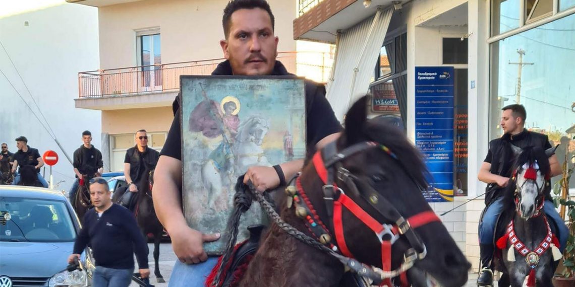 Αιανή: Η περιφορά της εικόνας του Αγίου Γεωργίου από τους καβαλάρηδες