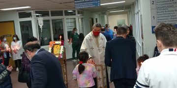 Η αναστάσιμη ακολουθία στο Μποδοσάκειο Νοσοκομείο (φώτο-βίντεο)
