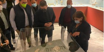 Ο Πρόεδρος του ΠΑΣΟΚ- ΚΙΝΑΛ, Νίκος Ανδρουλάκης, στο Αρχαιολογικό Μουσείο Αιανής- ΦΩΤΟ