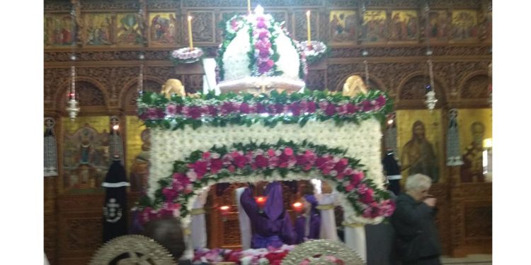 Πλήθος πιστών στους επιτάφιους της Πτολεμαΐδας (φώτο)