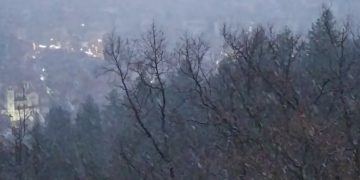 Φλώρινα είσαι: Βραδινή χιονόπτωση, αν και το ημερολόγιο δείχνει 10 Απριλίου