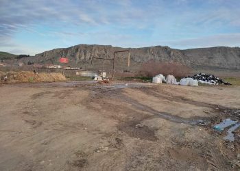 Ο πρόεδρος της ΤΚ Βεγόρας για τη μόλυνση που καταγγέλλεται ότι γίνεται στη λίμνη Βεγορίτιδα με συσκευασίες φυτοφαρμάκων: “Δεν φταίνε οι αγρότες”