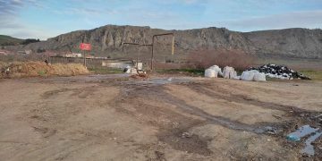 Ο πρόεδρος της ΤΚ Βεγόρας για τη μόλυνση που καταγγέλλεται ότι γίνεται στη λίμνη Βεγορίτιδα με συσκευασίες φυτοφαρμάκων: “Δεν φταίνε οι αγρότες”