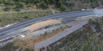 Καθίζηση σε τμήμα του δρόμου Κοζάνης- Λάρισας κοντά στο Τριγωνικό- Προσοχή στους οδηγούς