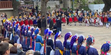 Το εντυπωσιακό έθιμο των Λαζαρίνων στην Αιανή- (Φώτο- Βίντεο)