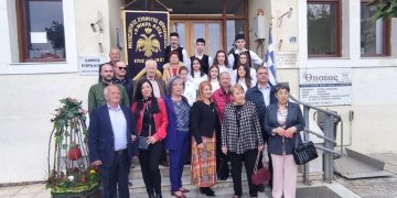 Τελετή έπαρσης σημαίας του συμβόλου εκατονταετηρίδας από τη Μικρασιατική καταστροφή, στο Δημαρχείο Εορδαίας