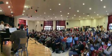 Μουσικό αφιέρωμα στον Μίκη Θεοδωράκη από το Μουσικό Σχολείο Πτολεμαΐδας- Τι δήλωσε στο VivaGr o Διευθυντής του σχολείου Παύλος Ταγτεβερενίδης (βίντεο-φώτο)