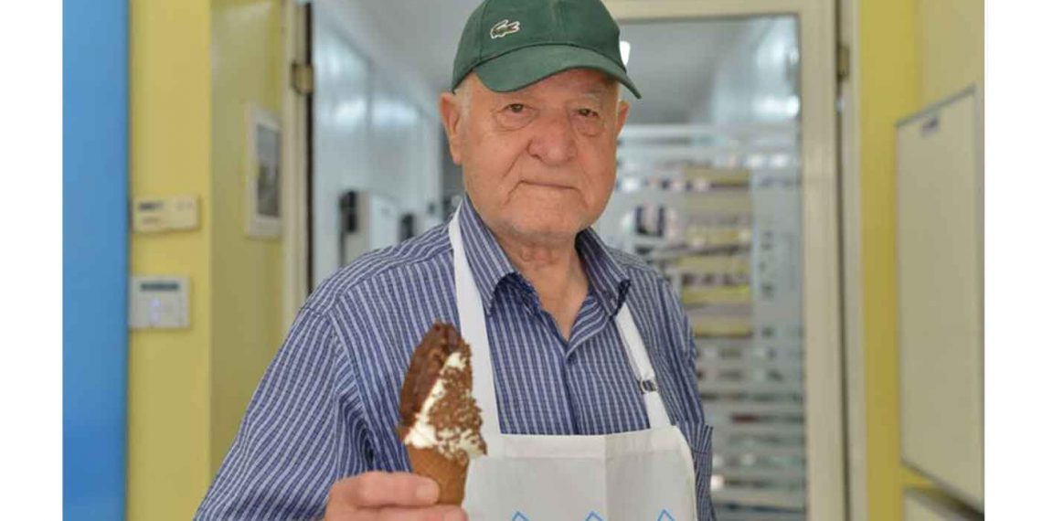 Ο παγωτατζής της Πτολεμαΐδας- Του Ευθύμιου Σαββάκη