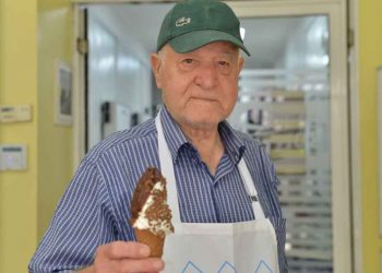 Ο παγωτατζής της Πτολεμαΐδας- Του Ευθύμιου Σαββάκη