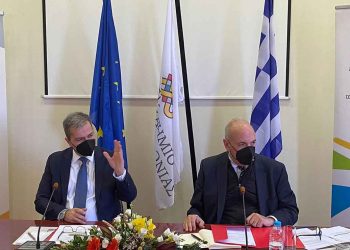 Μνημόνιο Συνεργασίας Πανεπιστημίου Δ. Μακεδονίας και Σ.Ε.Β. με στόχο τη διασύνδεση της εκπαίδευσης με την επιχειρηματικότητα