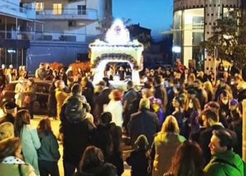 Παρουσία πλήθους κόσμου τελέστηκε η Ιερή Ακολουθία του ΕΠΙΤΑΦΙΟΥ ΘΡΗΝΟΥ, στους Ιερούς Ναούς της Πτολεμαΐδας ! (της Κούλας Πουλασιχίδου)