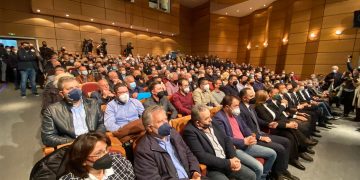 Το προσυνέδριο του ΠΑΣΟΚ- ΚΙΝΑΛ για την ενέργεια παρουσία του Νίκου Ανδρουλάκη- ΦΩΤΟ