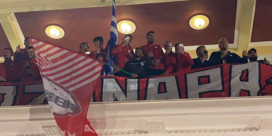 Κοζάνη: Με πυροτεχνήματα και το “Έντεκα” οι έξαλλοι πανηγυρισμοί για το πρωτάθλημα