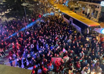 Κοζάνη: Με πυροτεχνήματα και το “Έντεκα” οι έξαλλοι πανηγυρισμοί για το πρωτάθλημα