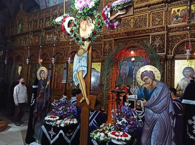 Συγκλονιστική η Ακολουθία των ΑΓΙΩΝ ΠΑΘΩΝ στους Ιερούς Ναούς Αγίου Στεφάνου και Αγίας Σκέπης Πτολεμαΐδας ! (ρεπορτάζ της Κούλας Πουλασιχίδου)