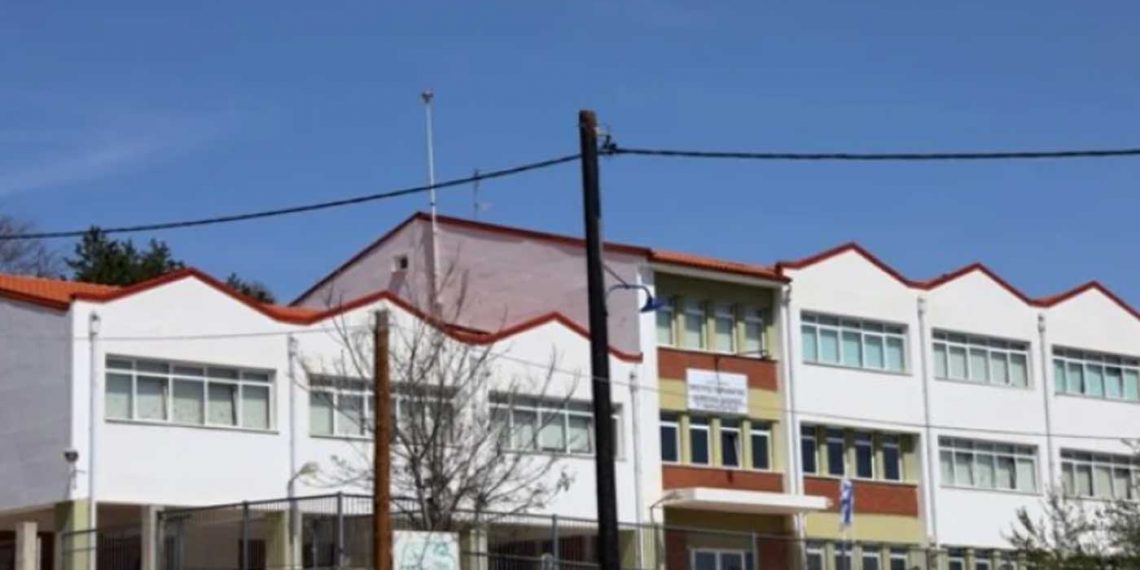 Φλώρινα: Επιστολή συλλόγου γονέων έφτασε στο Μαξίμου – Δόθηκε λύση στο πρόβλημα φωτισμού του σχολείου