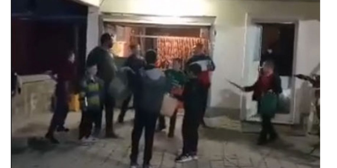 Το έθιμο των Λαζαρίνων αναβίωσε και πάλι στο Εμπόριο (βίντεο)