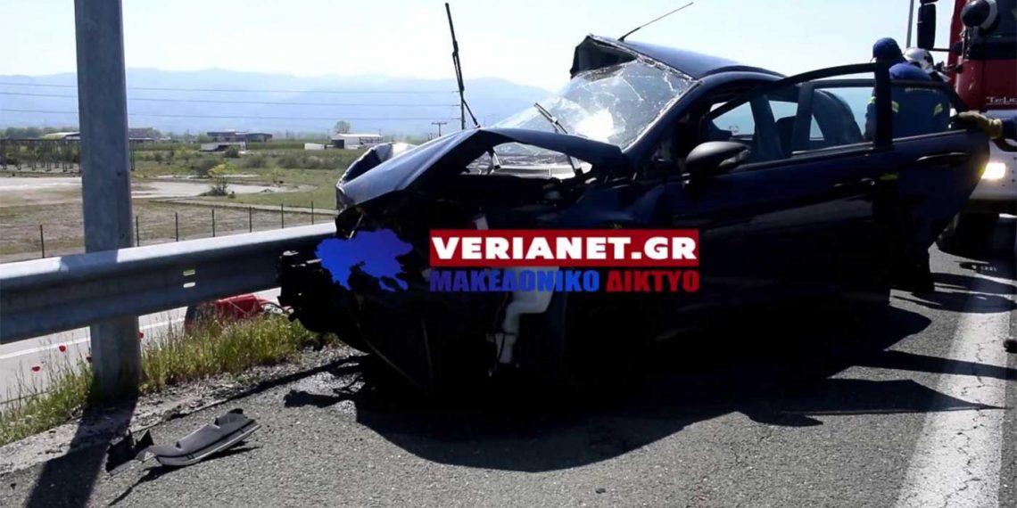 Ημαθία: Μία νεκρή και δύο σοβαρά τραυματίες σε σύγκρουση 4 οχημάτων στην Εγνατία στον κόμβο Κουλούρας
