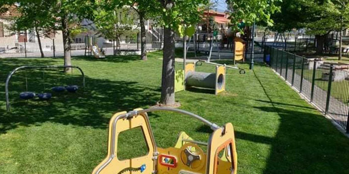 Ανακαινισμένη παιδική χαρά στο Βελβεντό- Φωτογραφίες
