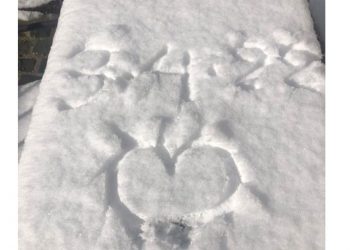 Τρίτη μέρα Απριλίου αλλά το χιόνι-χιόνι στην Βλάστη (φώτο)