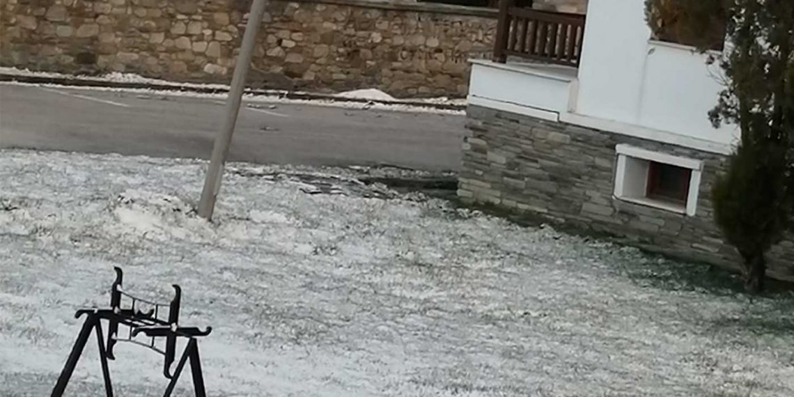 Ο χιονιάς δεν λέει να αφήσει την Βλάστη ούτε στις 11 Απριλίου (φώτο)
